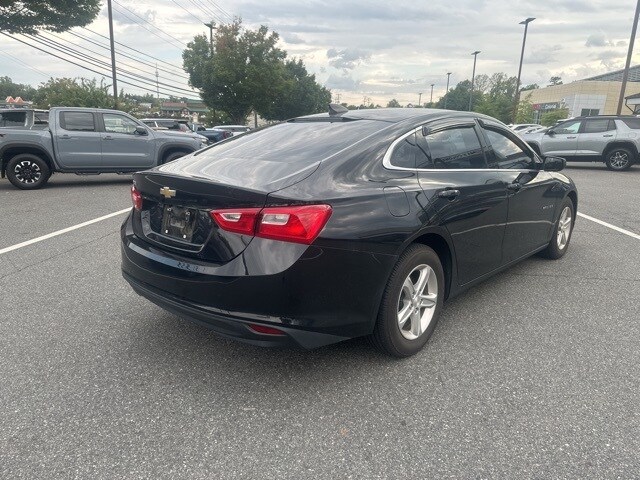 2022 Chevrolet Malibu LS photo 4