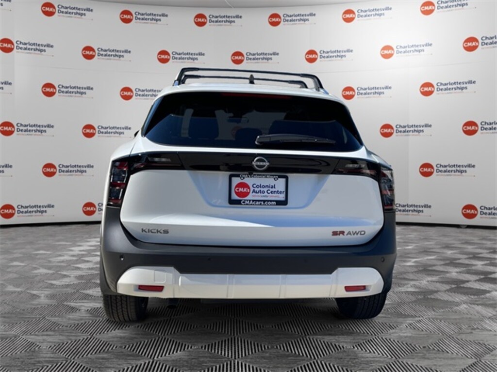 New 2026 Nissan Kicks SR SUV