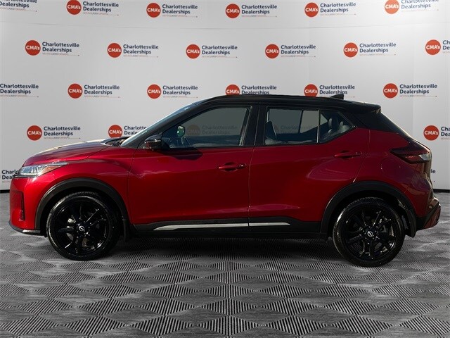 2023 Nissan Kicks SR photo 2