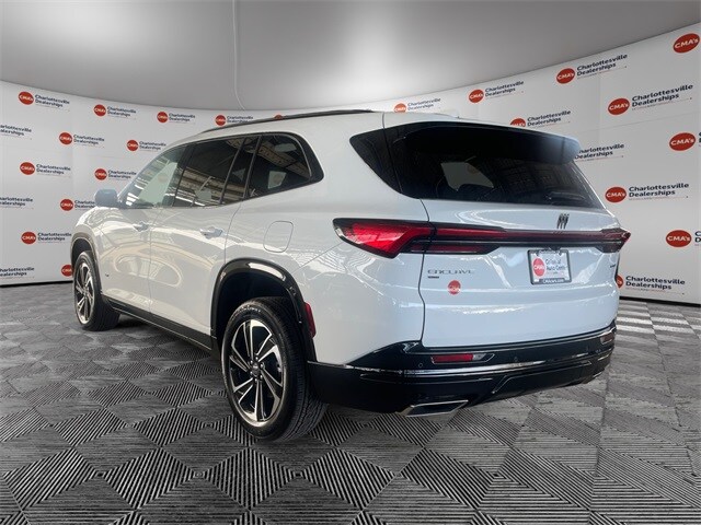 2025 Buick Enclave Sport Touring photo 3