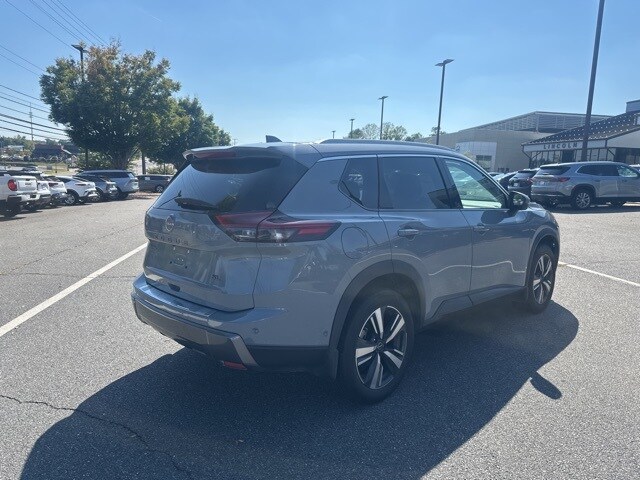 2024 Nissan Rogue SL photo 4