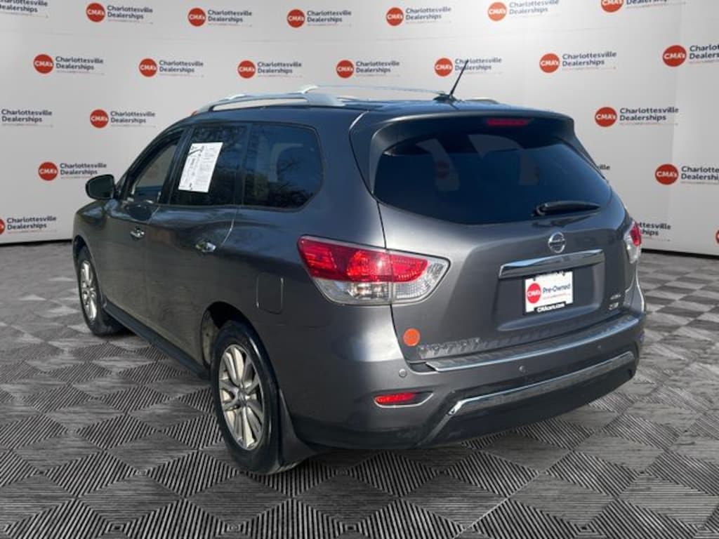 Used 2016 Nissan Pathfinder SV SUV