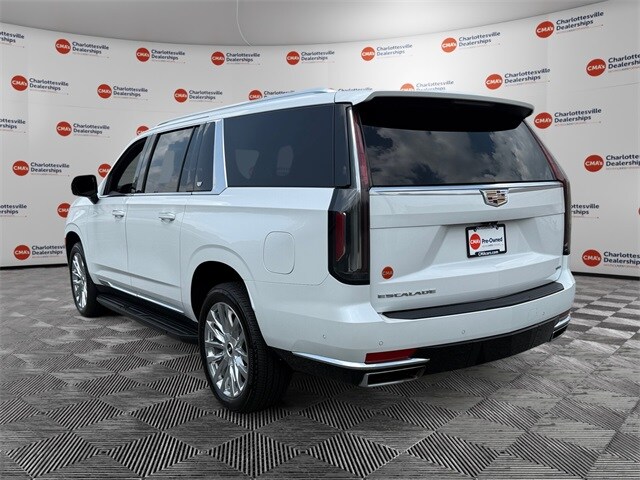 2023 Cadillac Escalade ESV Premium Luxury photo 3