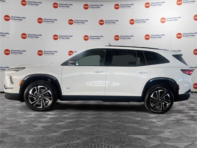 2025 Buick Enclave Sport Touring photo 2