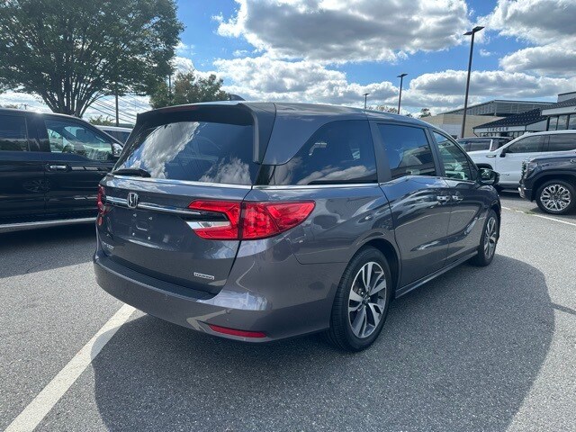 2022 Honda Odyssey Touring photo 4