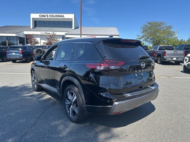 2024 Nissan Rogue SL photo 2