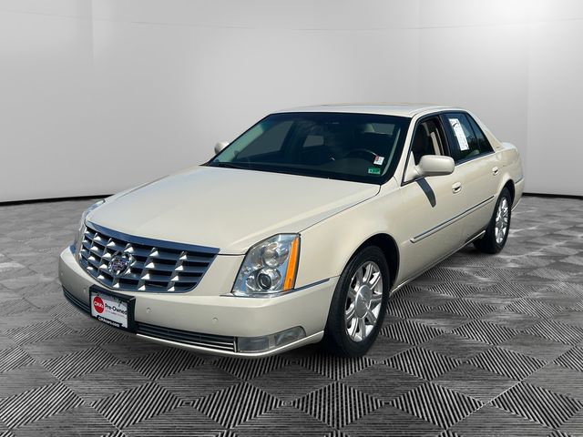 2010 Cadillac DTS Base