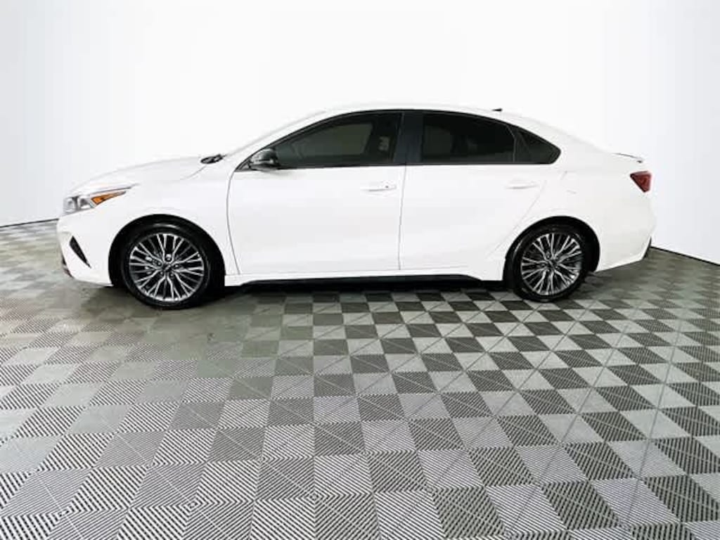 Used 2023 Kia Forte GT-Line IVT
