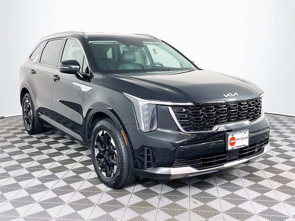 Used 2025 Kia Sorento S SUV