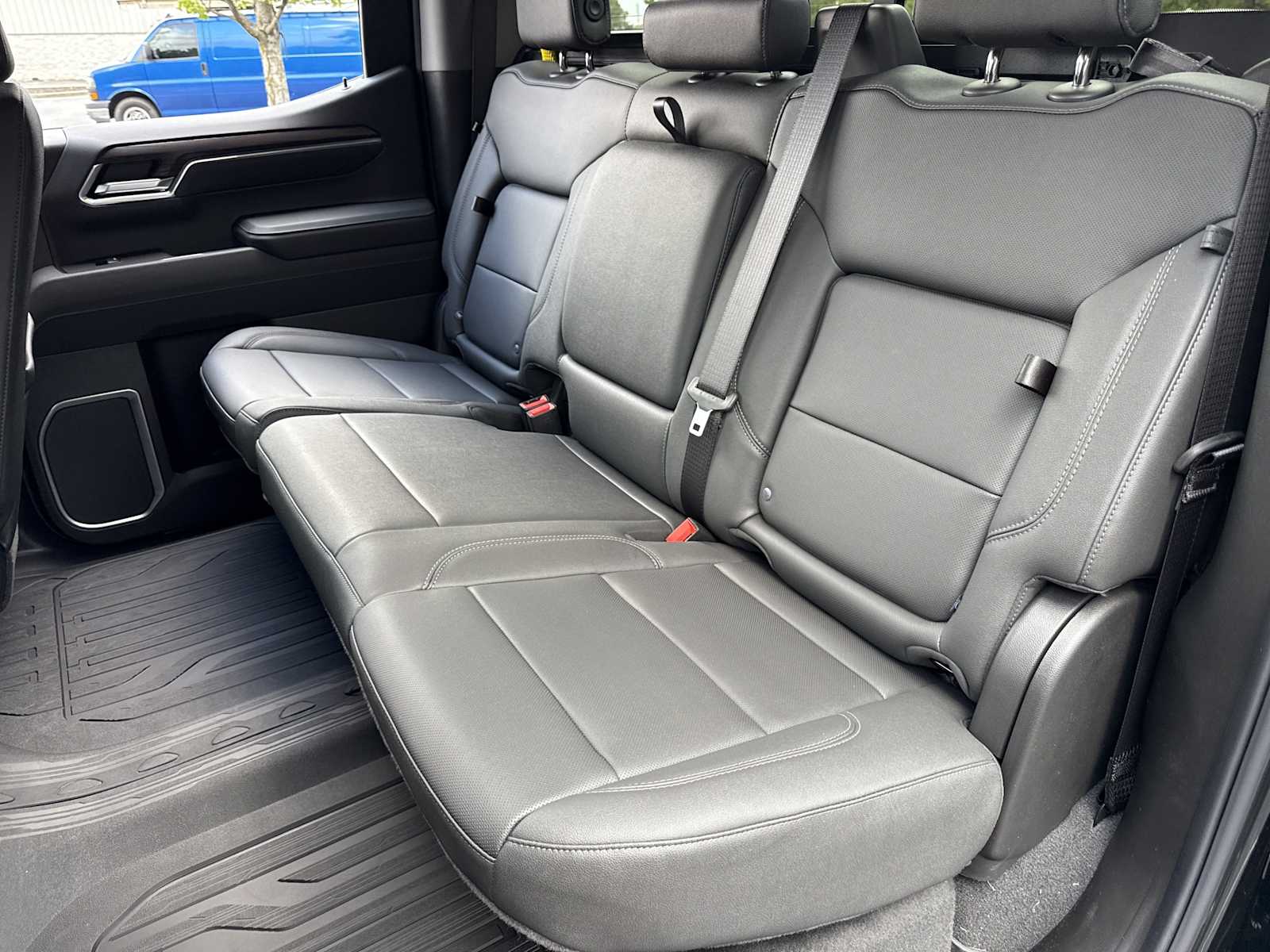 2026 GMC Sierra 1500 SLT - Photo 16
