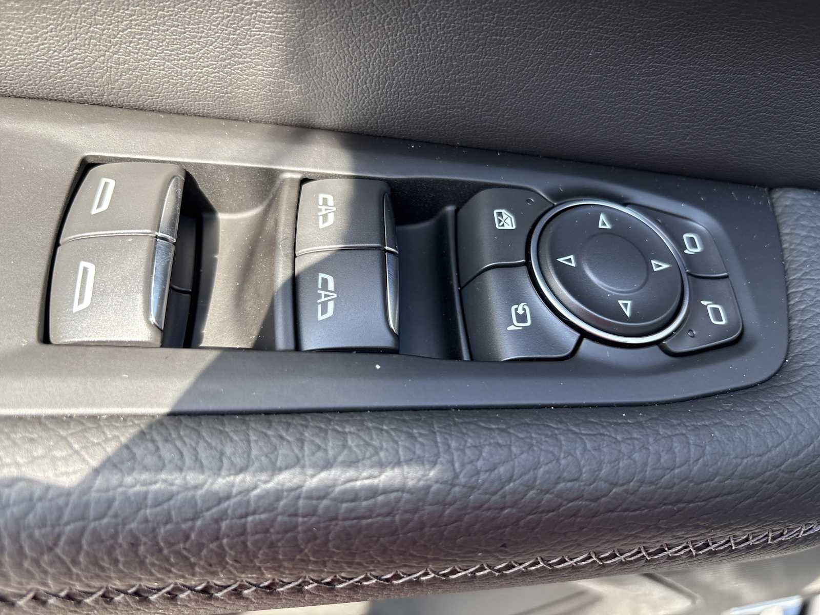 2026 GMC Yukon Denali - Photo 15