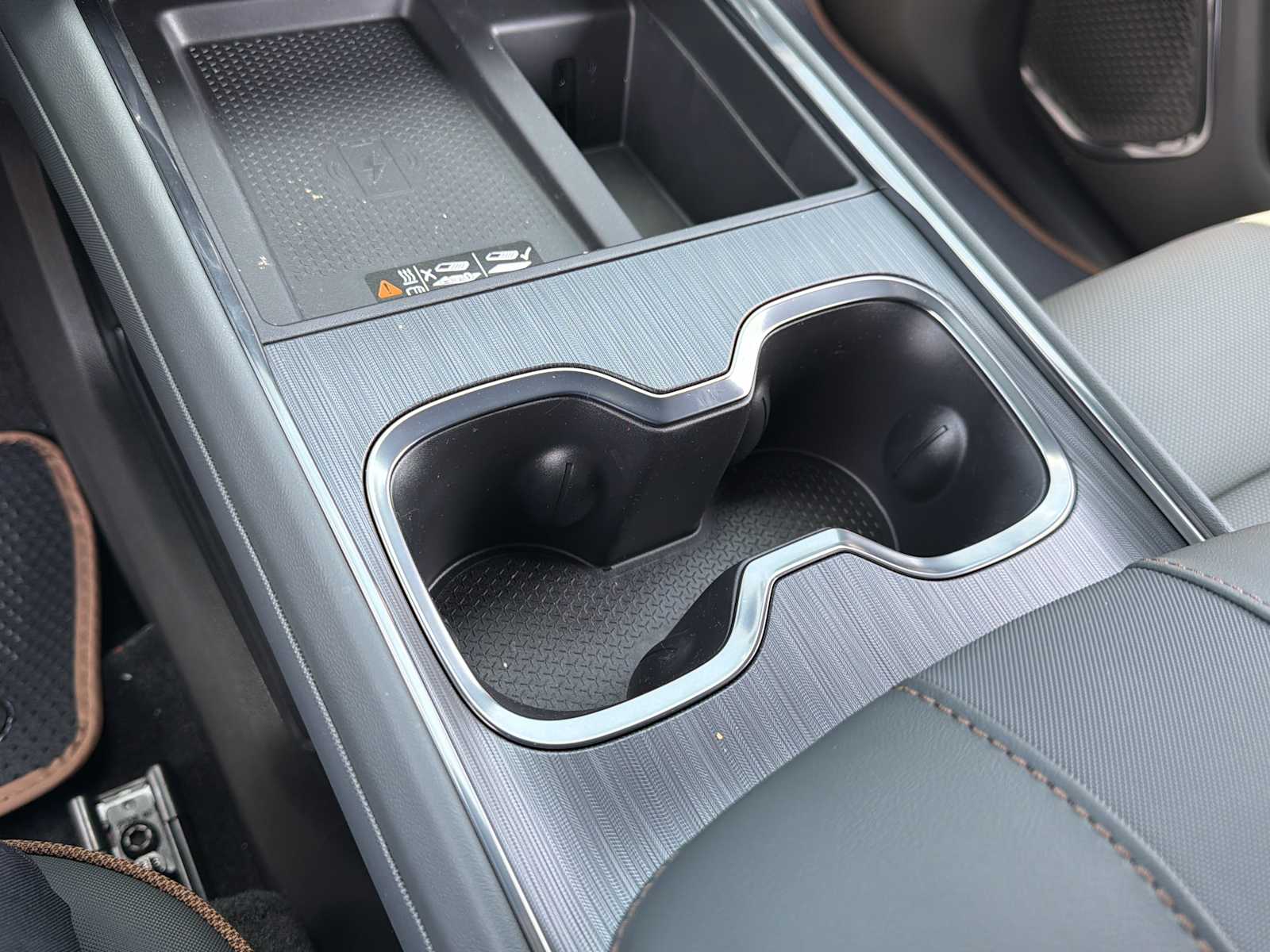 2026 GMC Acadia AT4 - Photo 10