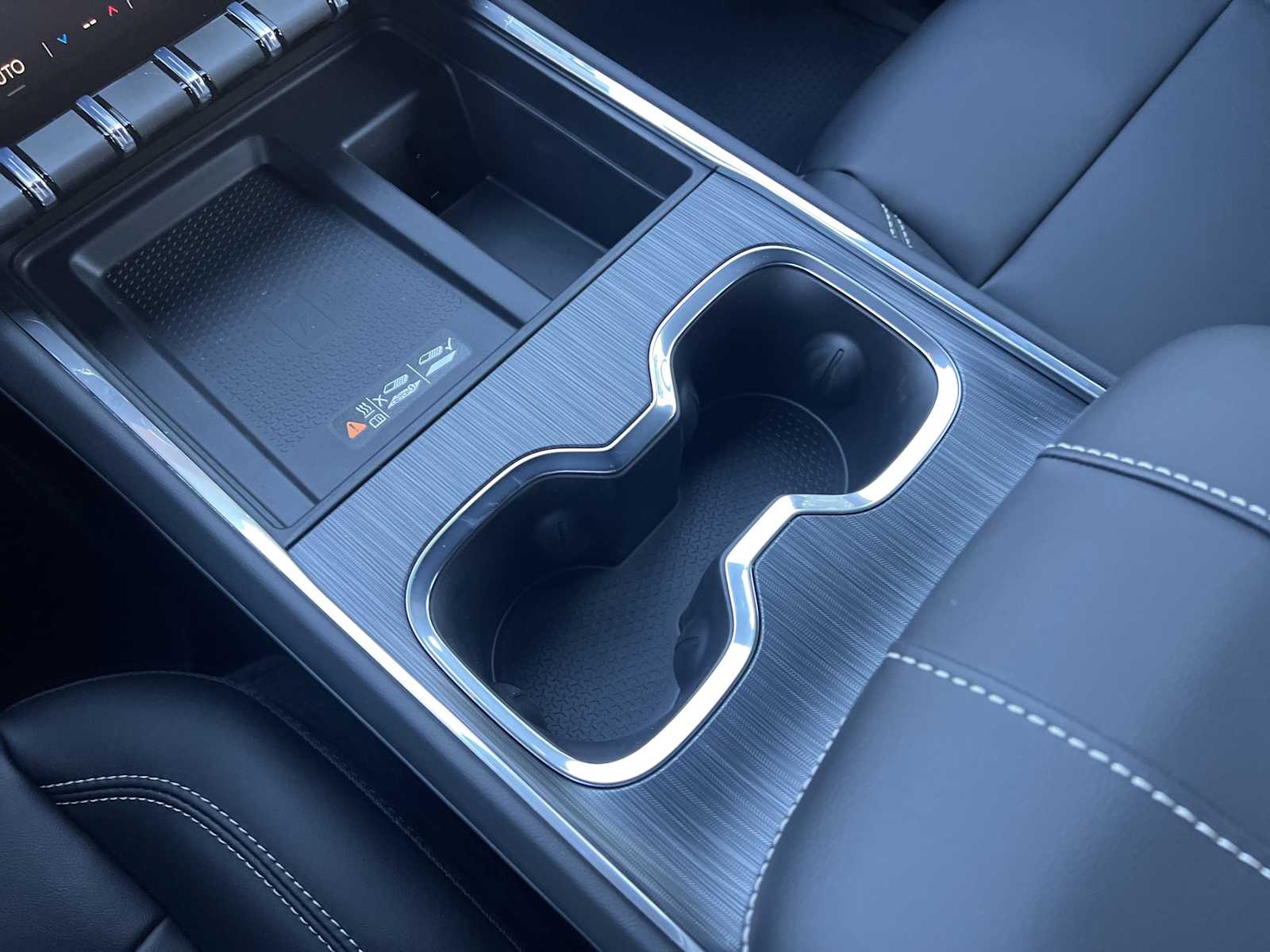 2026 GMC Acadia Elevation - Photo 9