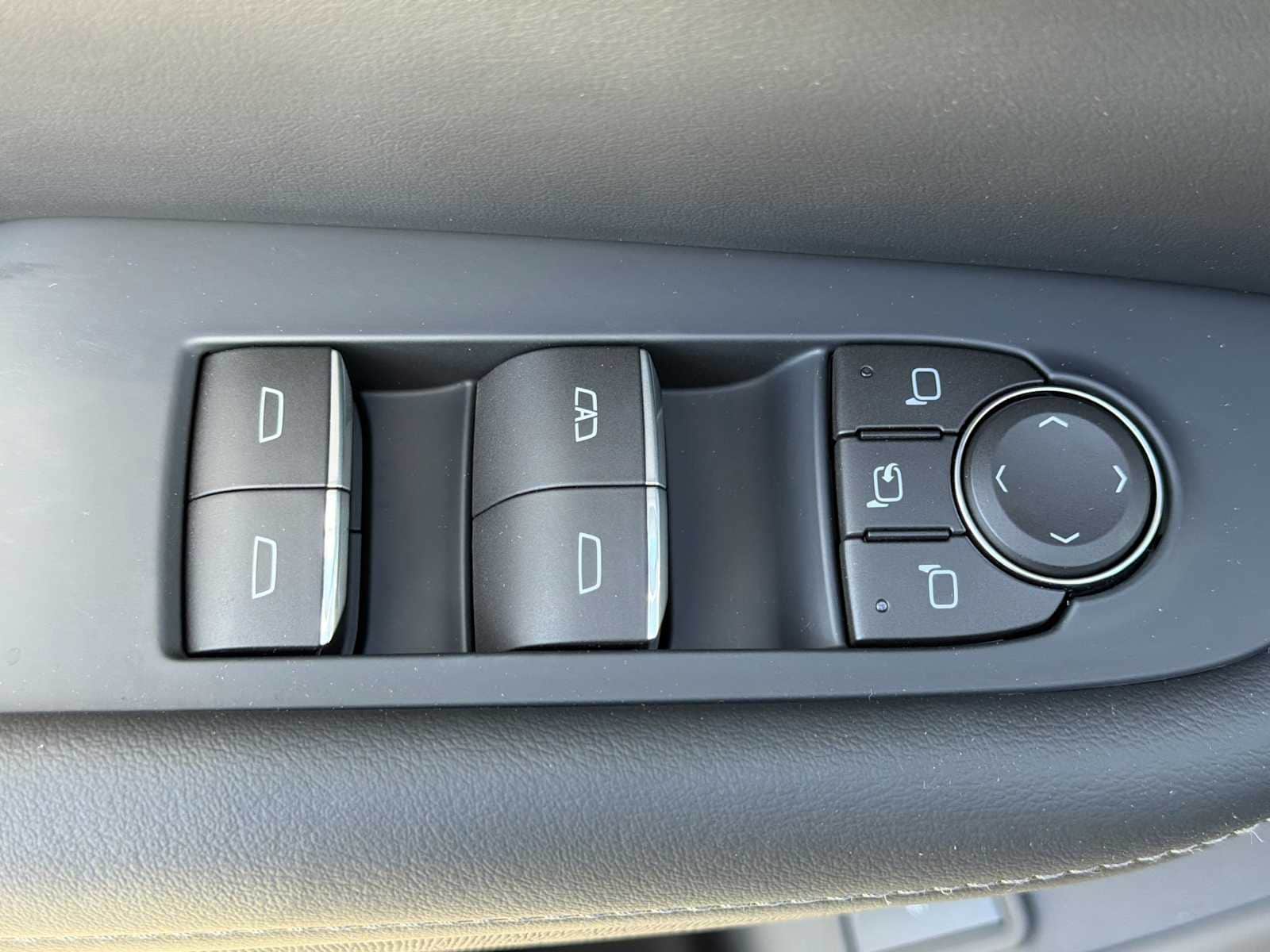 2026 Buick Enclave Sport Touring - Photo 19