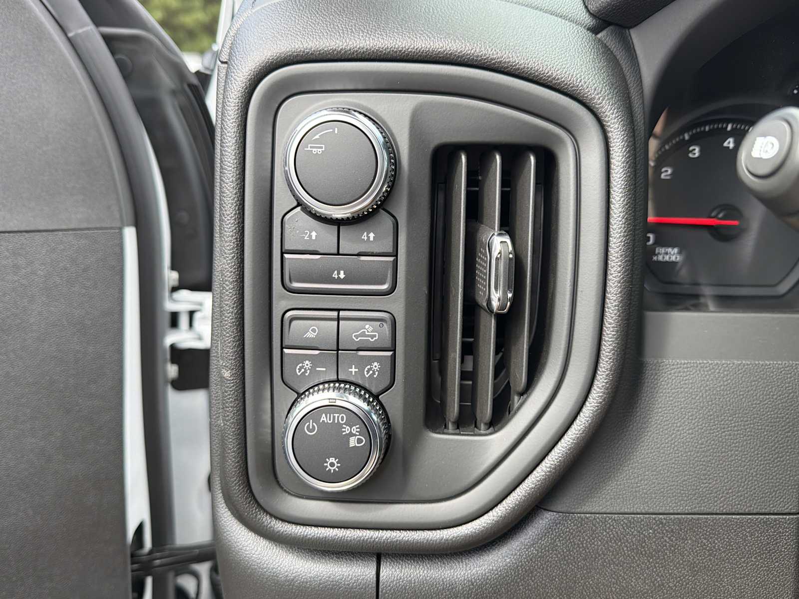 2026 GMC Sierra 2500HD Pro - Photo 10