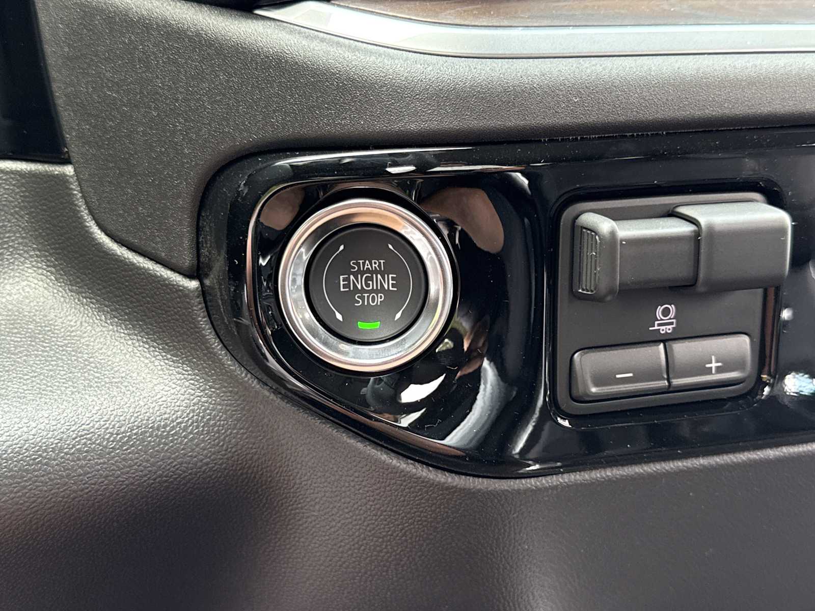 2026 GMC Sierra 1500 SLT - Photo 8