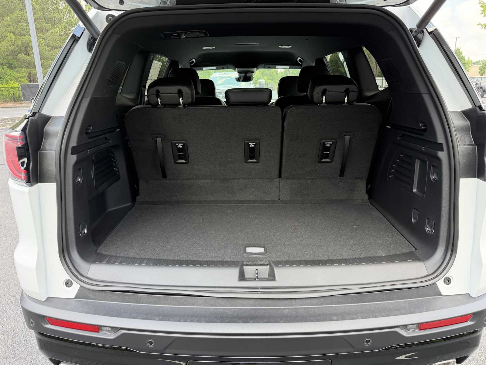 2026 GMC Acadia AT4 - Photo 27