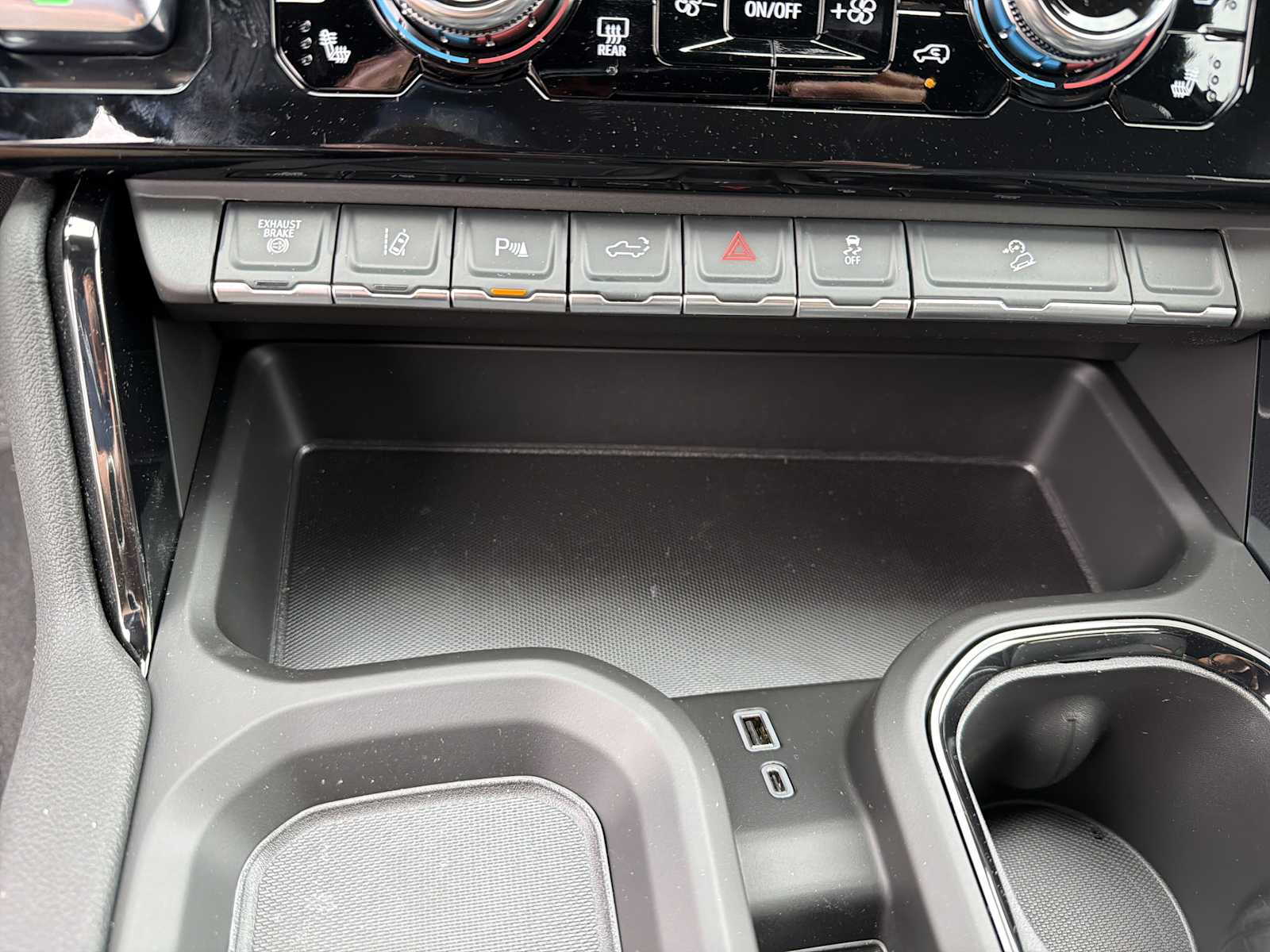 2026 GMC Sierra 2500HD AT4 - Photo 9