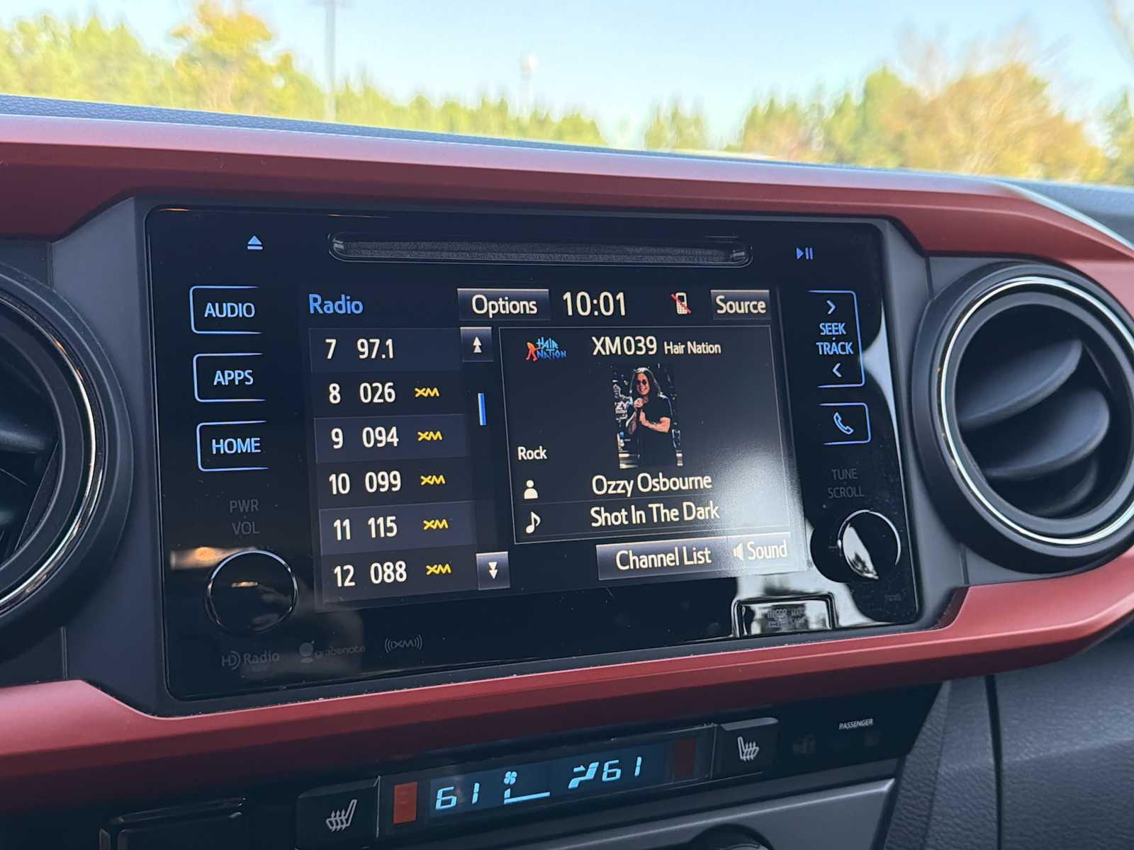 2017 Toyota Tacoma SR5 TRD Sport photo 3
