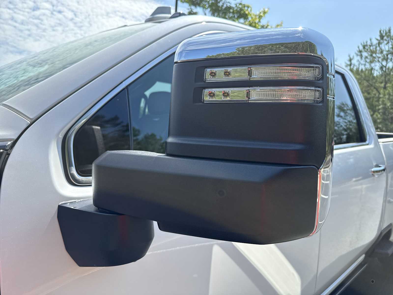 2025 GMC Sierra 3500HD Denali Ultimate - Photo 44