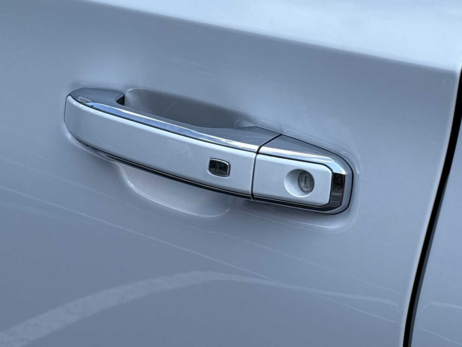 2026 GMC Yukon XL Denali Ultimate - Photo 28