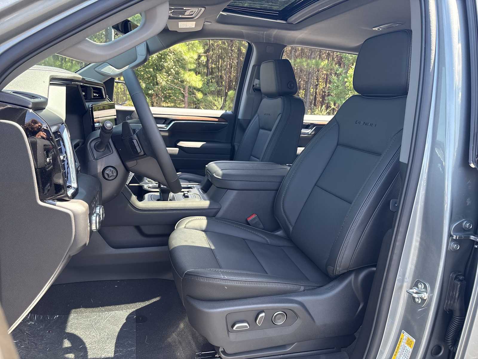 2026 GMC Sierra 1500 Denali - Photo 18