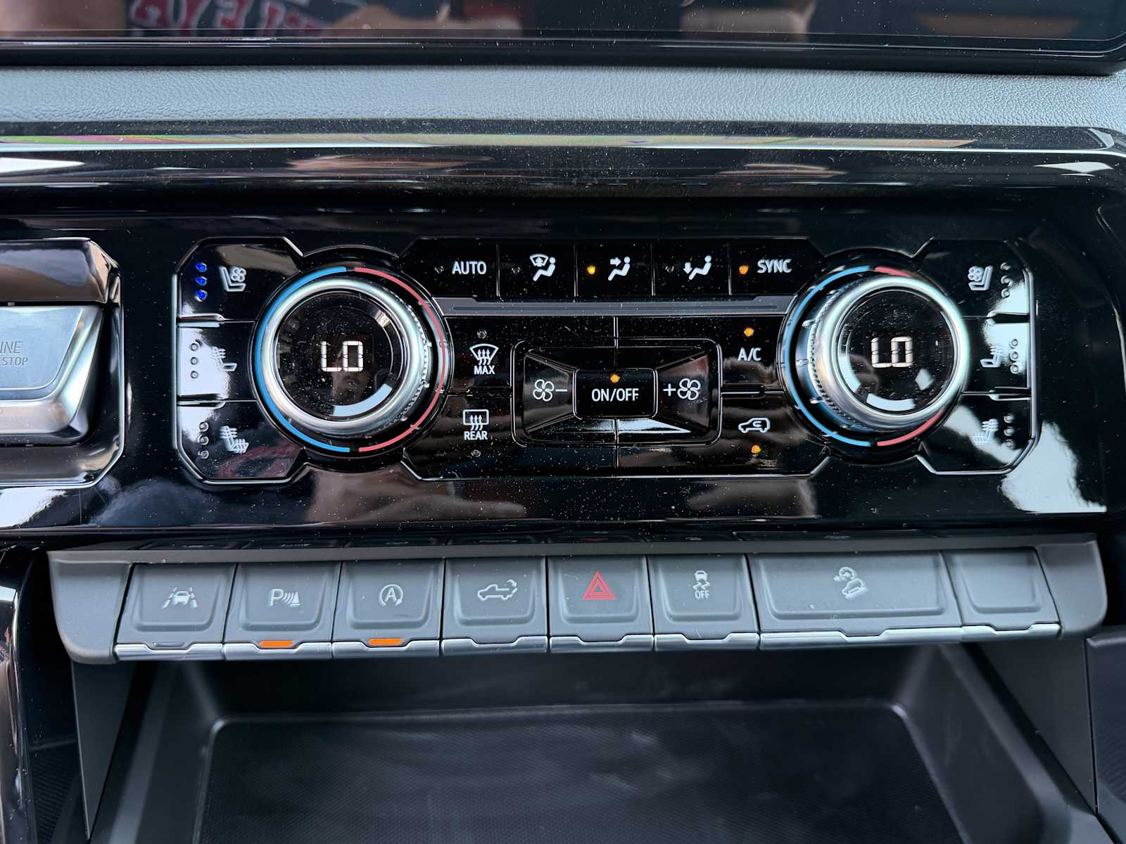2026 GMC Sierra 1500 AT4 - Photo 10
