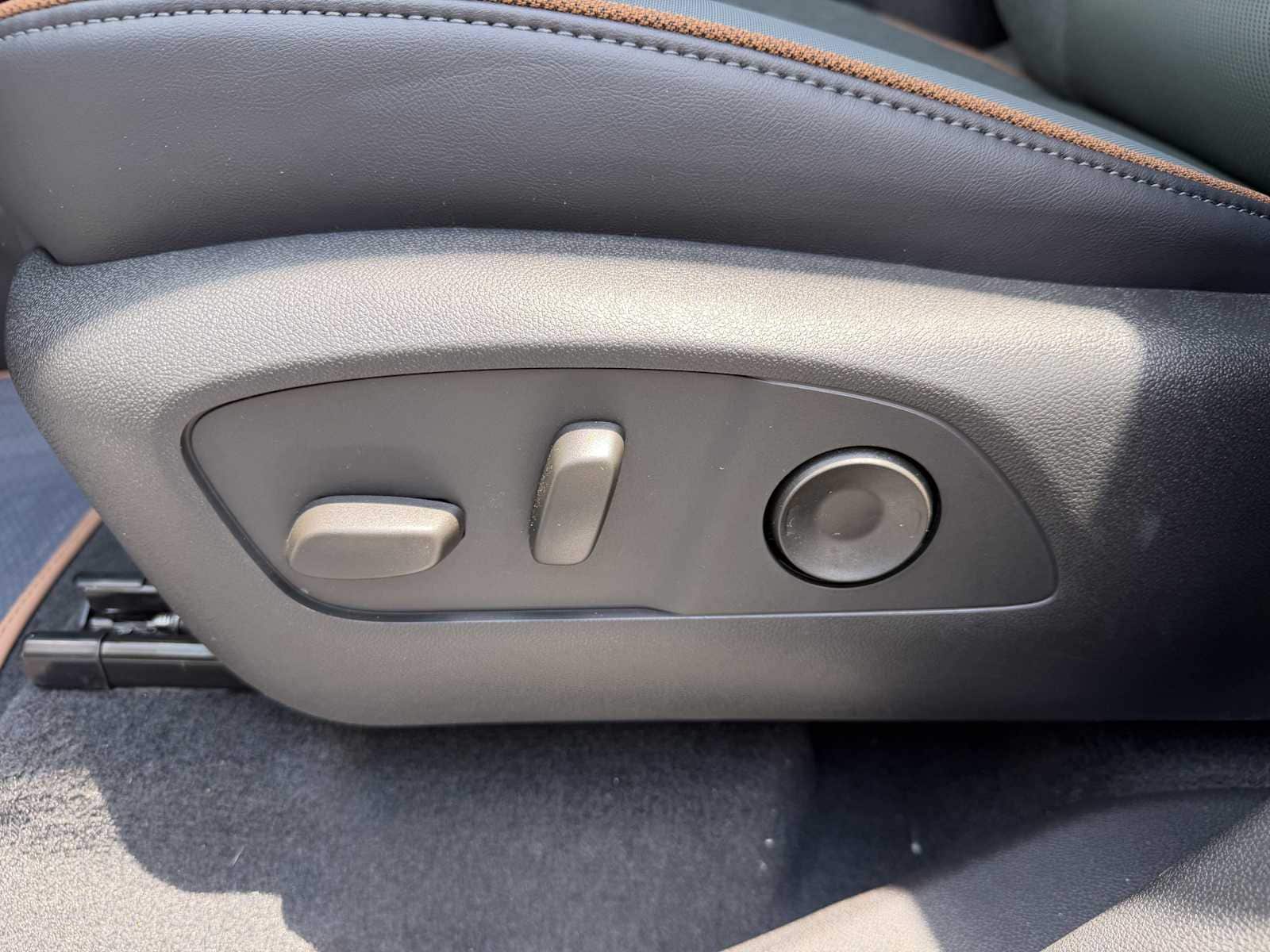 2026 GMC Acadia AT4 - Photo 19