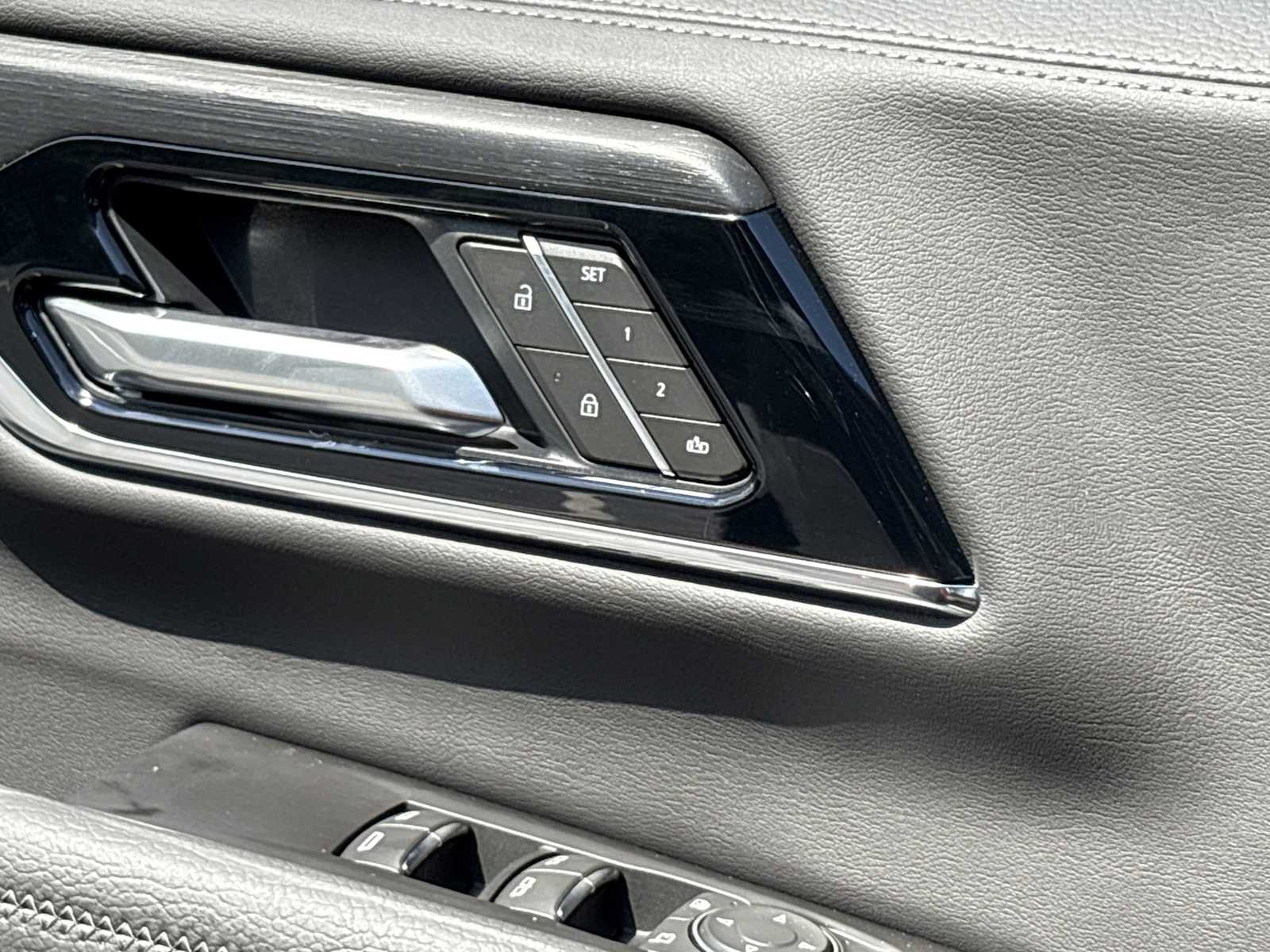 2026 GMC Yukon Denali - Photo 13