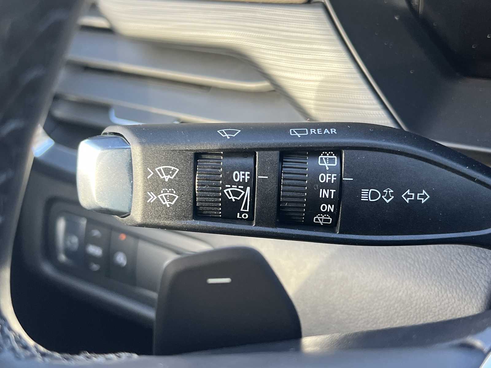 2026 GMC Acadia Elevation - Photo 9