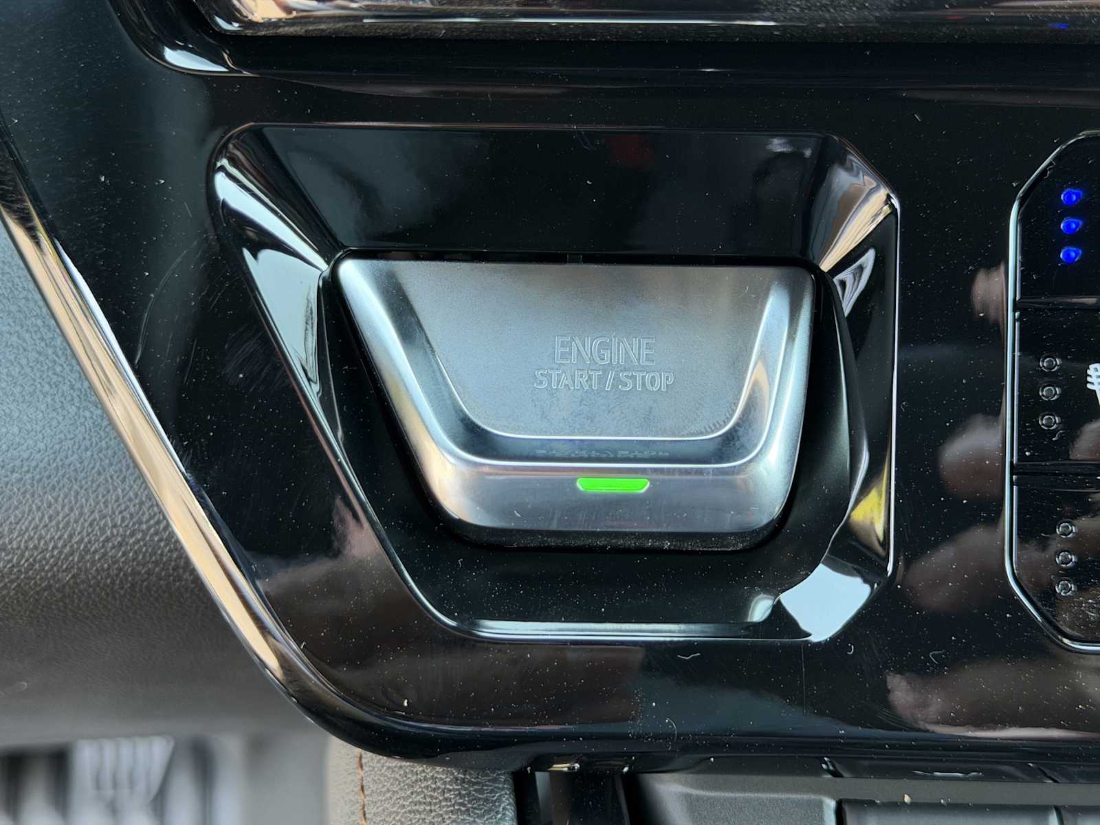 2026 GMC Sierra 1500 AT4 - Photo 8