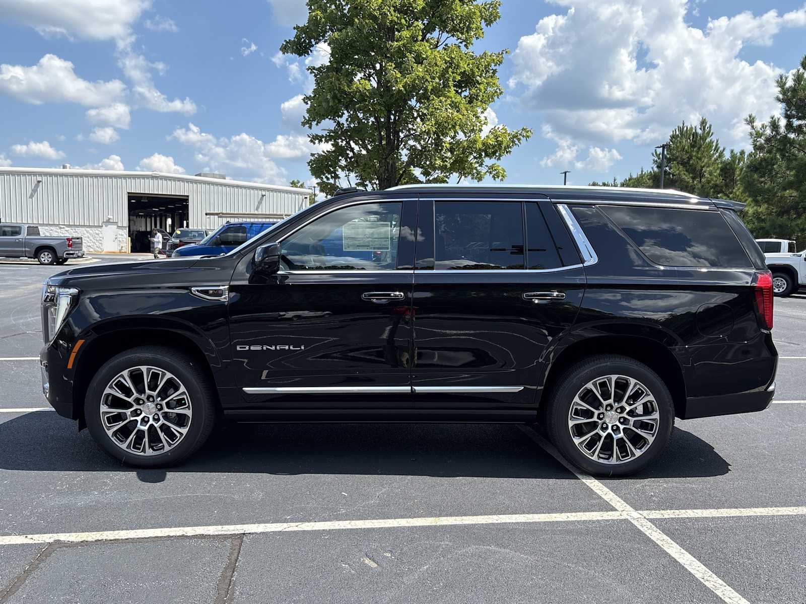 2026 GMC Yukon Denali - Photo 19
