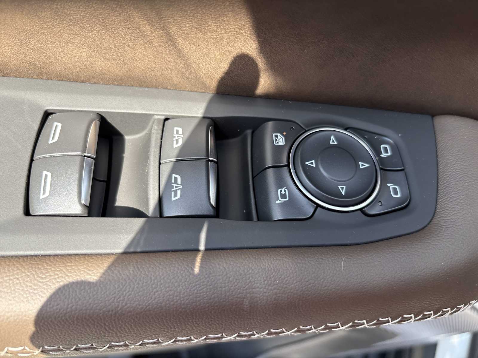2026 GMC Yukon XL Denali Ultimate - Photo 15