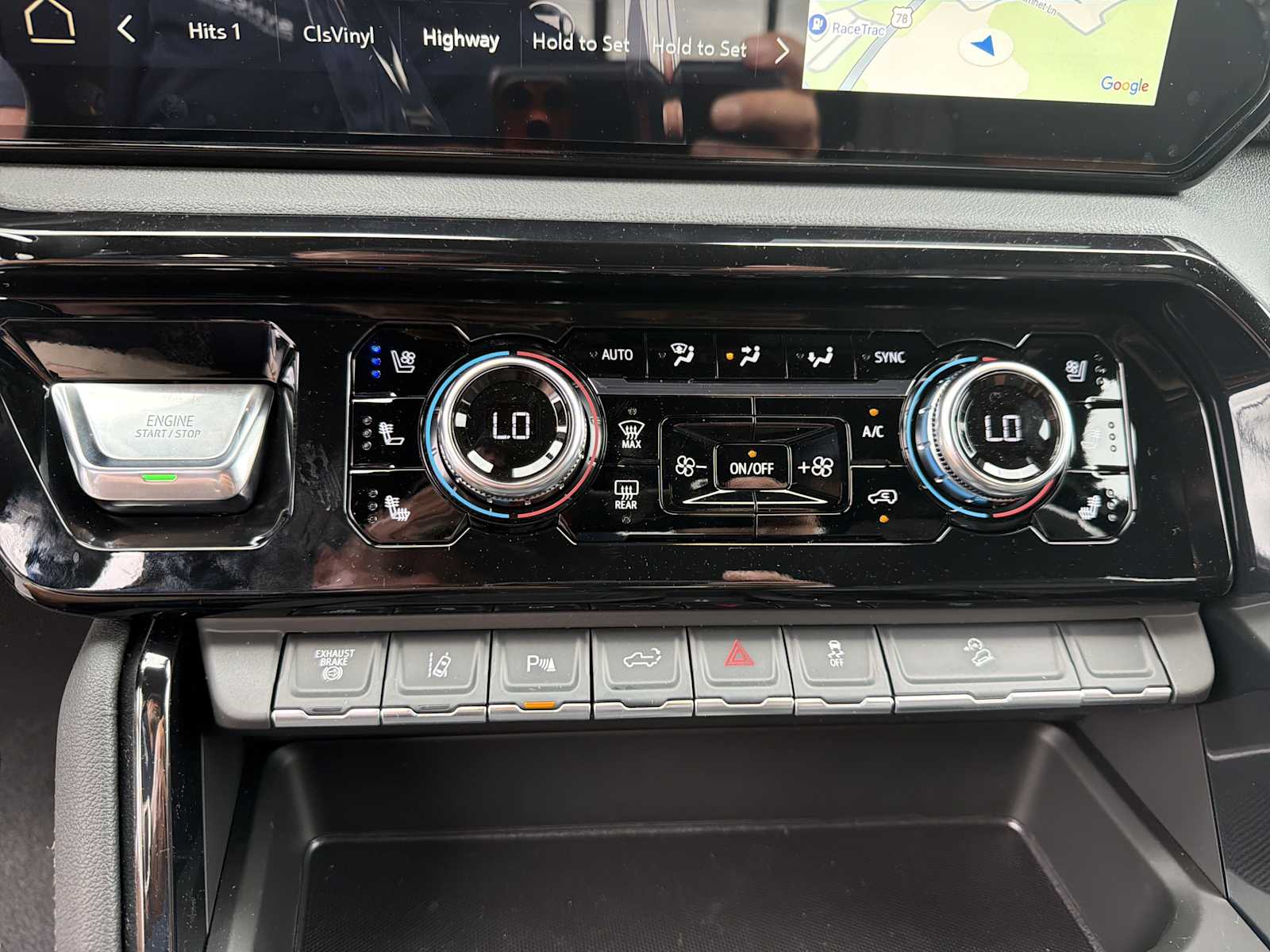 2026 GMC Sierra 2500HD AT4 - Photo 8