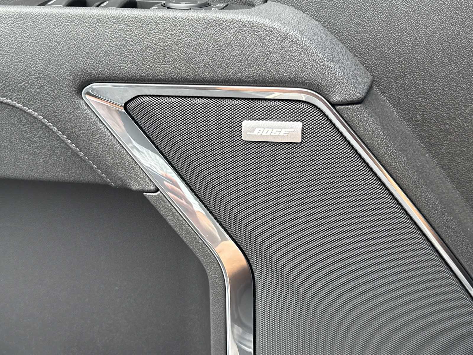 2026 GMC Sierra 1500 SLT - Photo 14