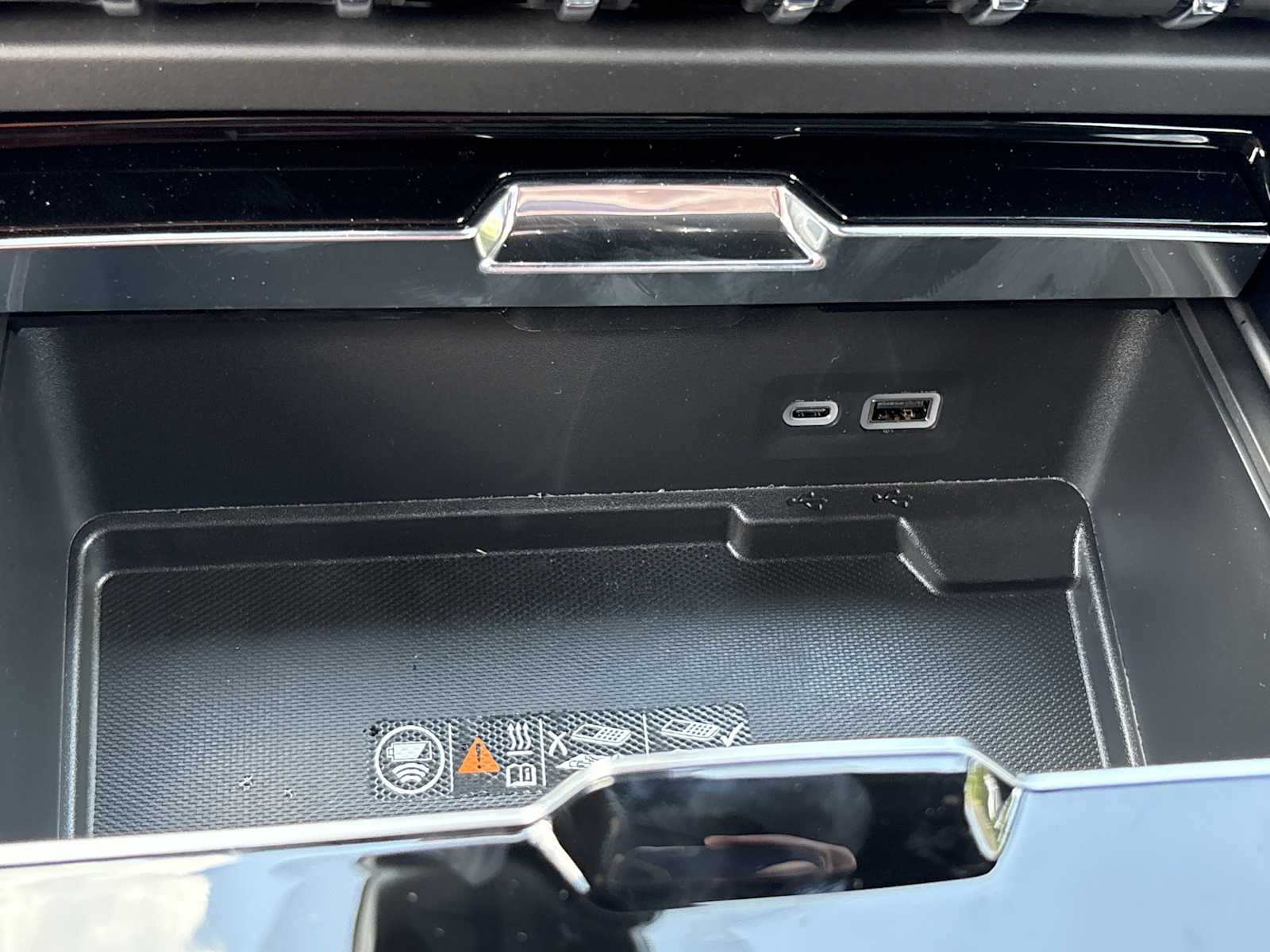 2026 GMC Yukon Denali - Photo 6