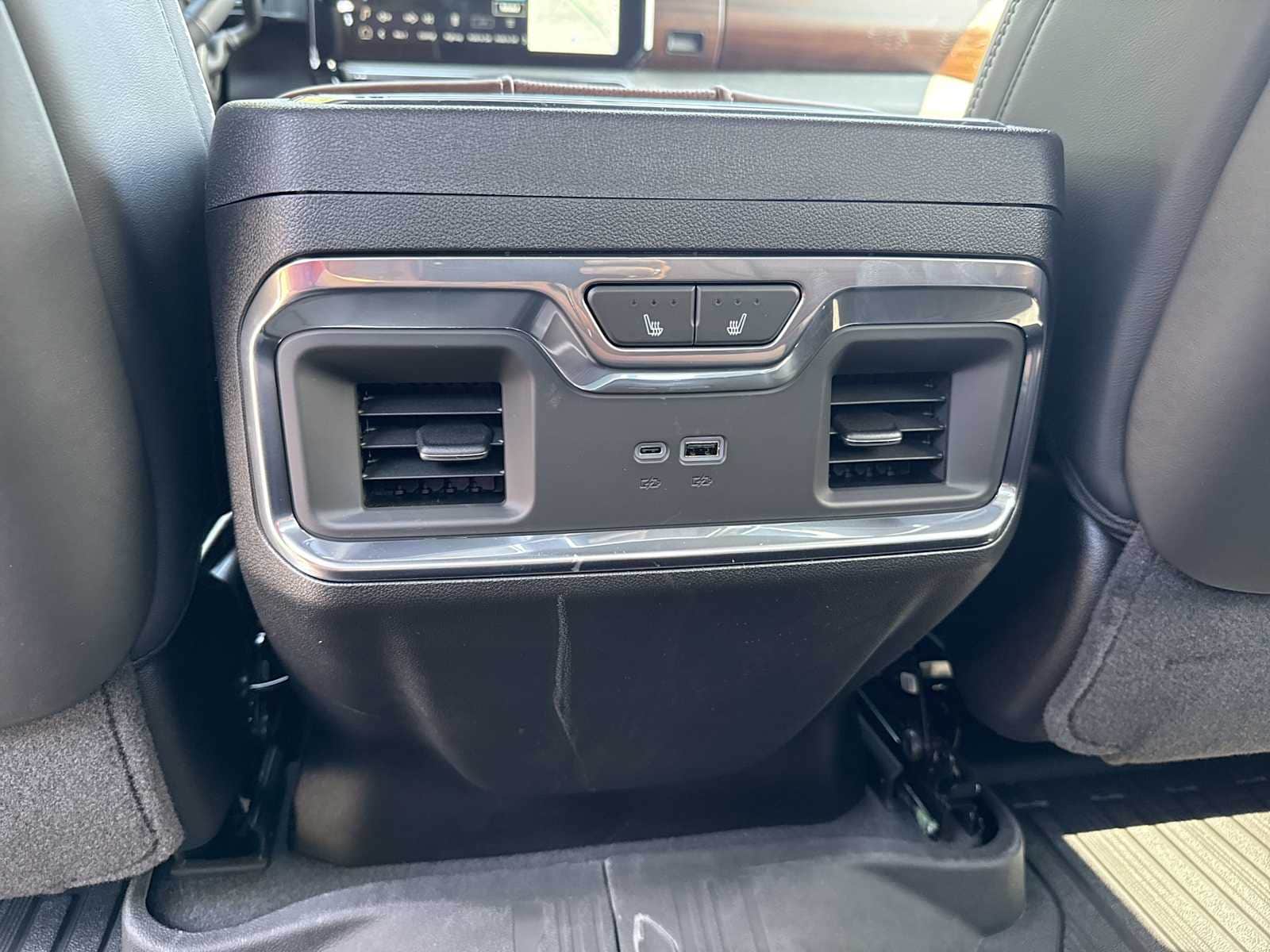 2025 GMC Sierra 3500HD Denali Ultimate - Photo 30