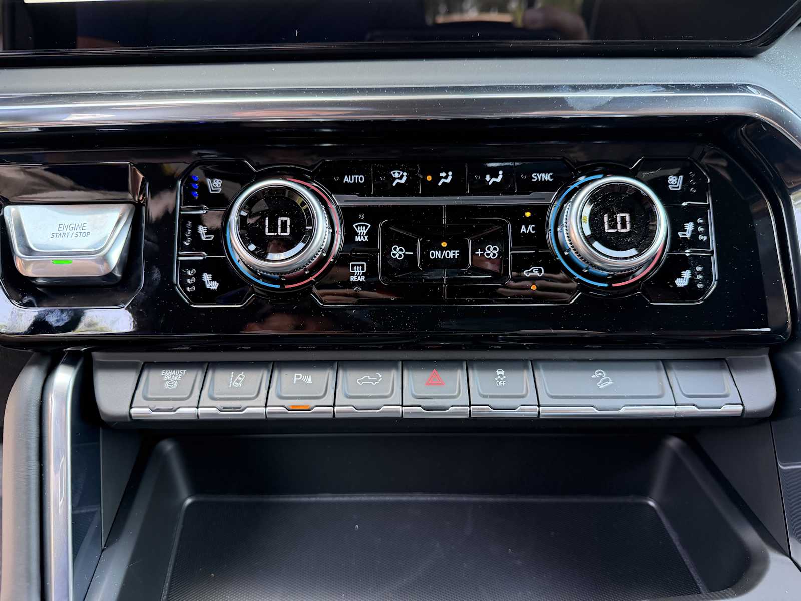 2026 GMC Sierra 2500HD Denali Ultimate - Photo 9