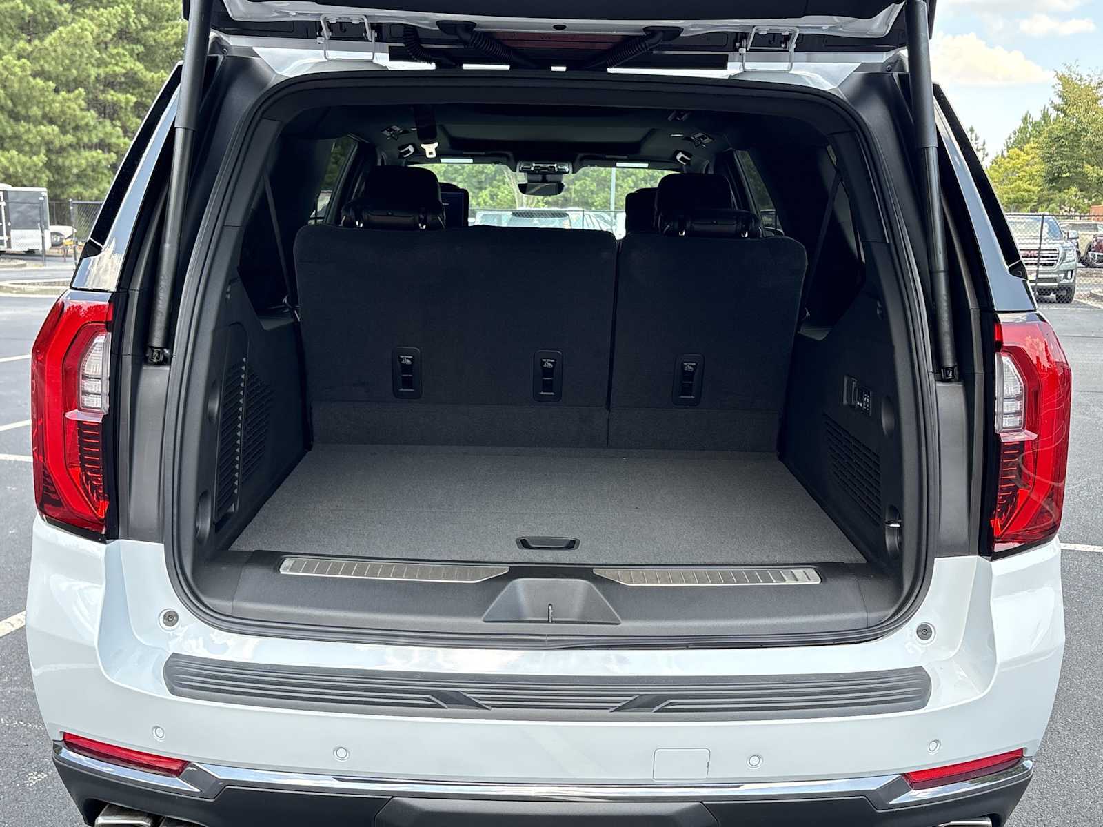 2026 GMC Yukon XL Denali Ultimate - Photo 23