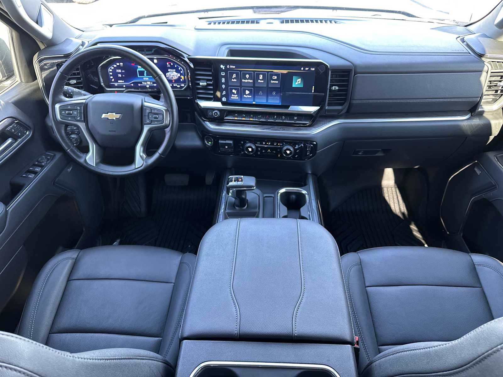 2023 Chevrolet Silverado 1500 LTZ photo 2