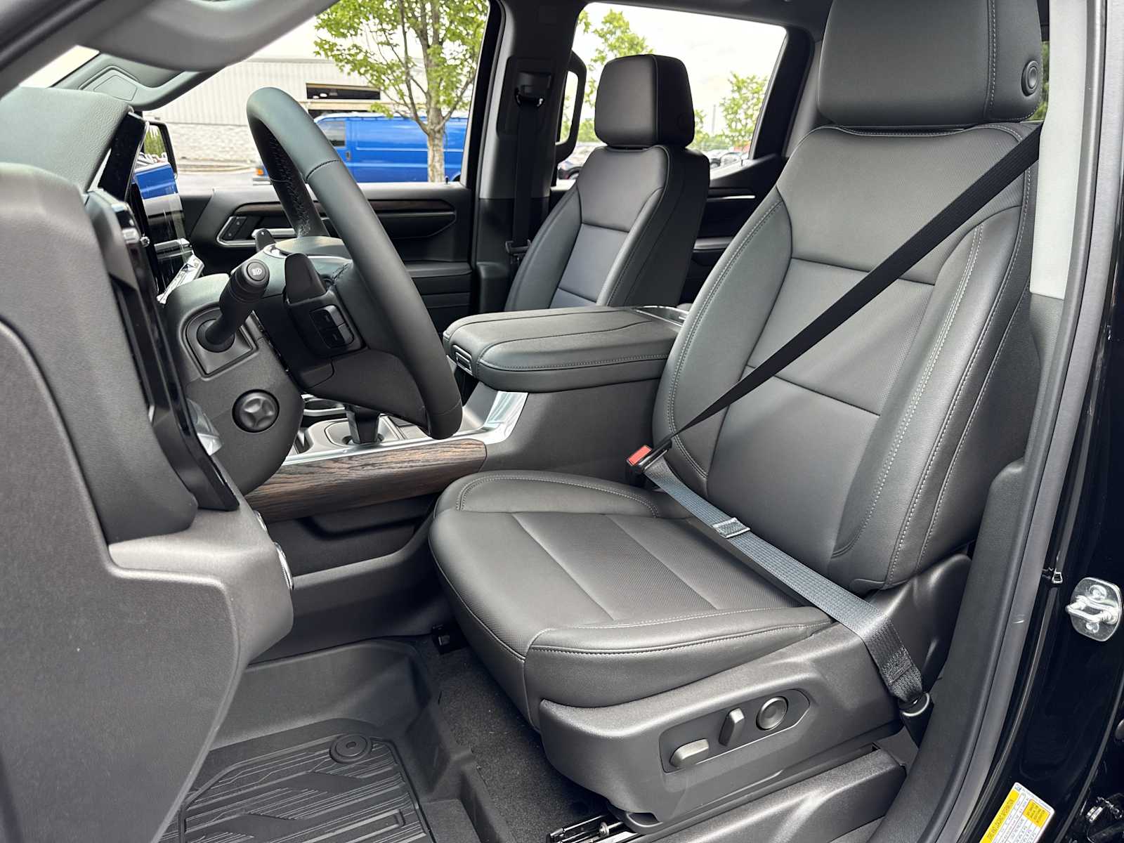 2026 GMC Sierra 1500 SLT - Photo 15