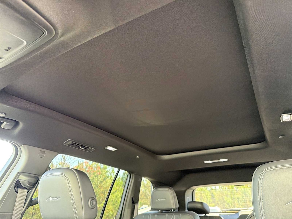 New 2026 Buick Enclave Avenir SUV