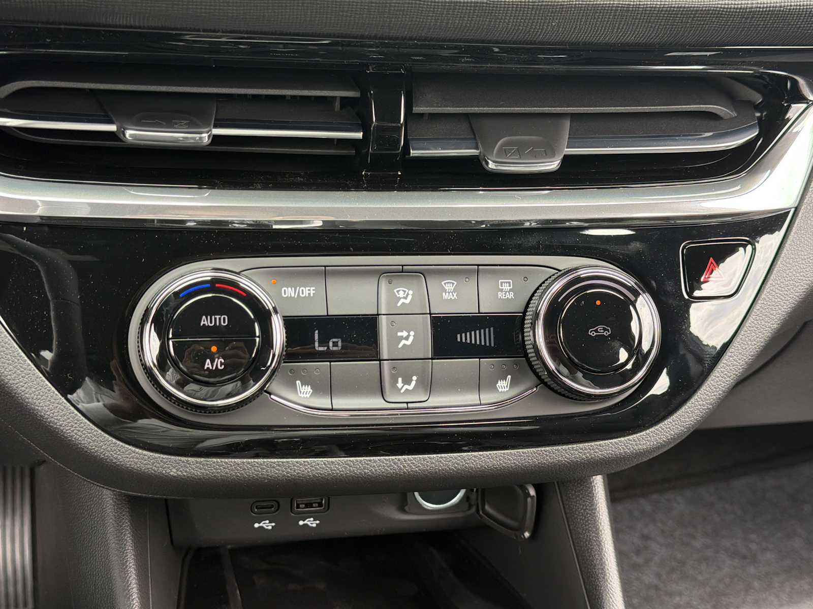 2026 Buick Envista Sport Touring - Photo 8