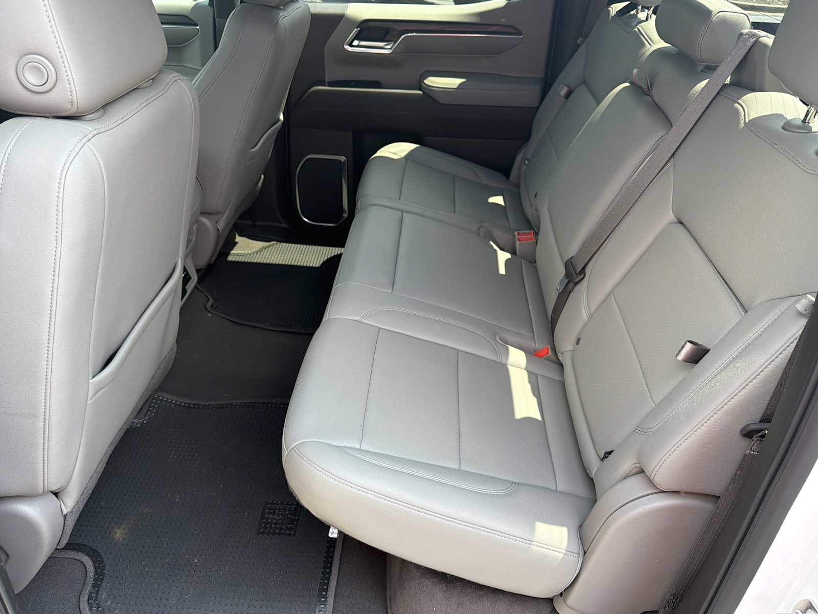 2022 GMC Sierra 1500 SLT - Photo 19