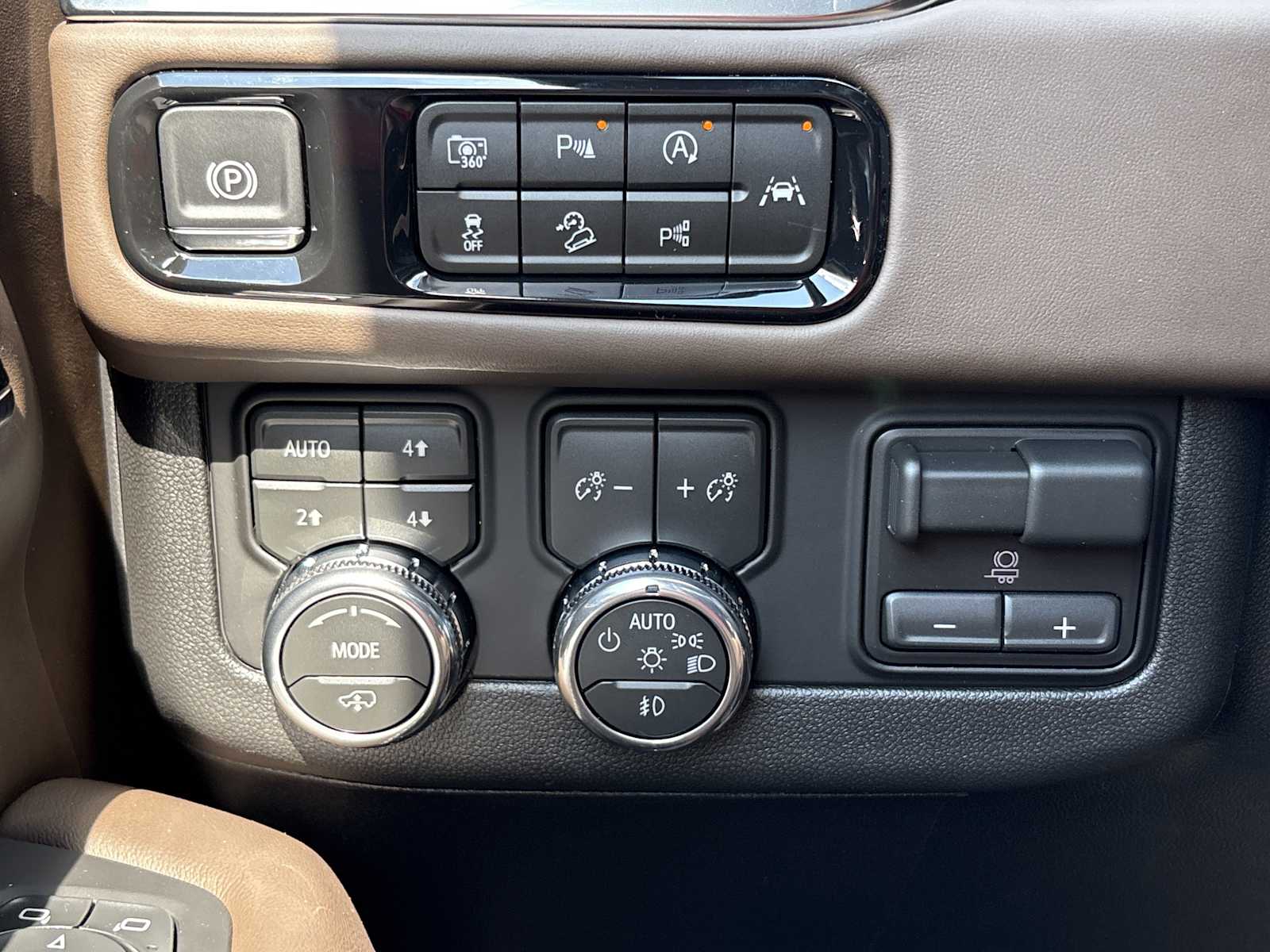 2026 GMC Yukon XL Denali Ultimate - Photo 11