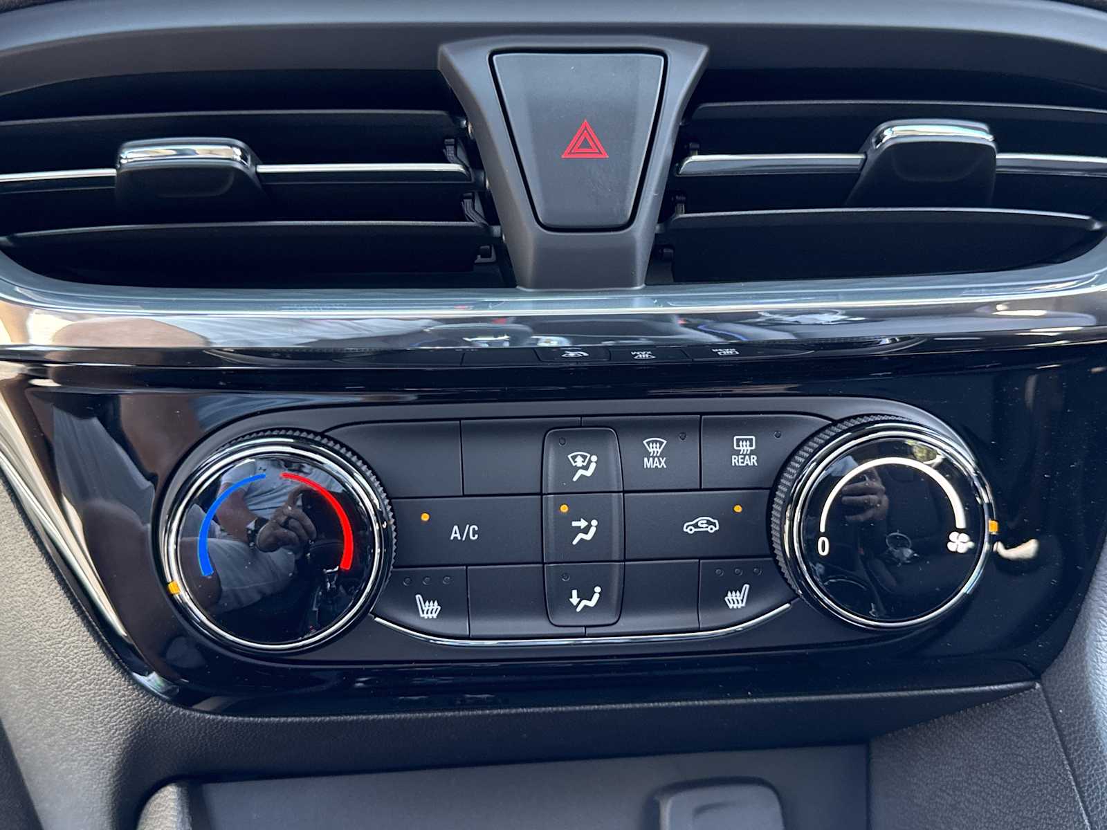 2026 Buick Encore GX Sport Touring - Photo 7