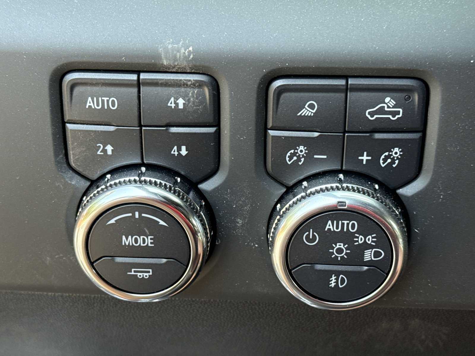 2025 GMC Sierra 3500HD Denali Ultimate - Photo 21