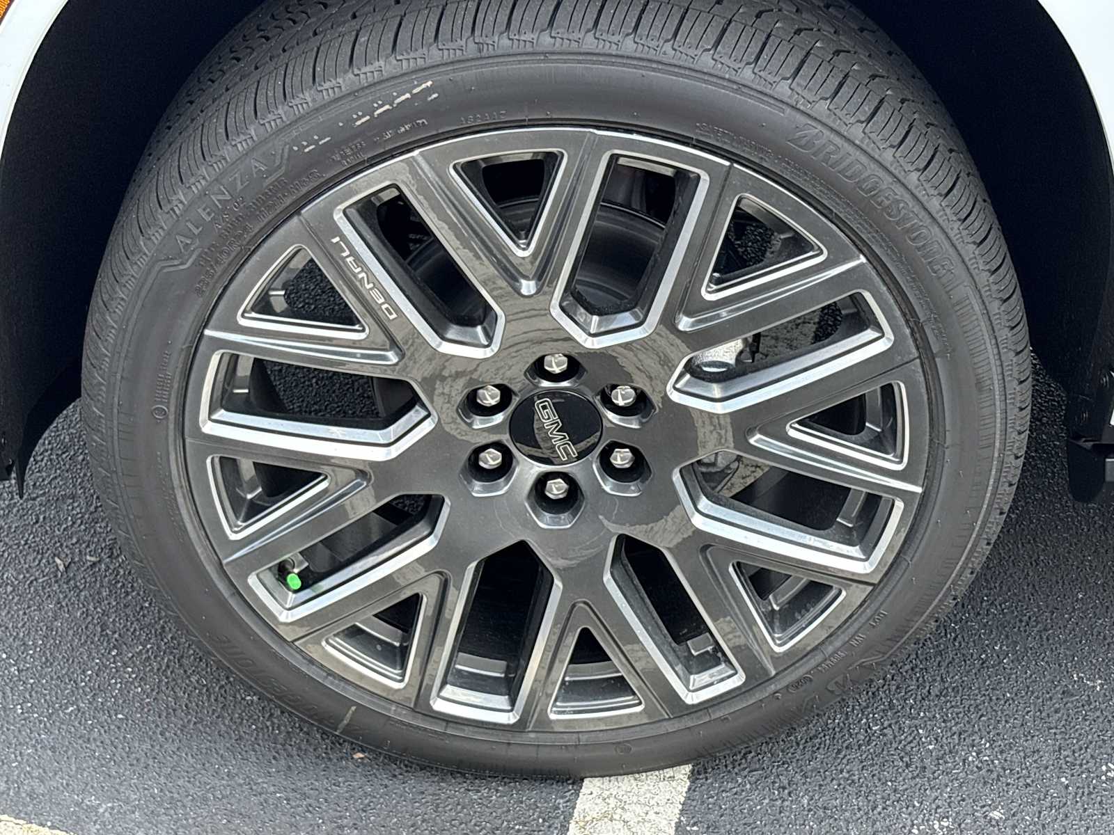 2026 GMC Yukon XL Denali Ultimate - Photo 25