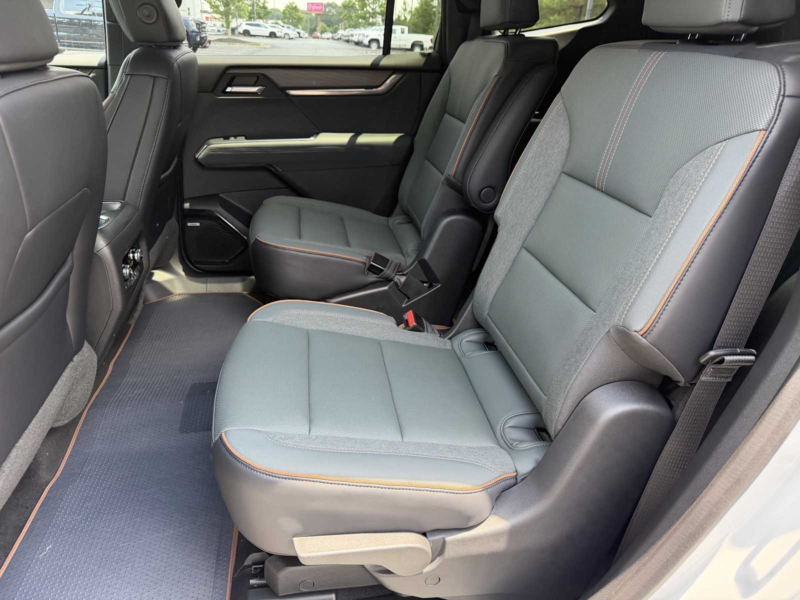 2026 GMC Acadia AT4 - Photo 22