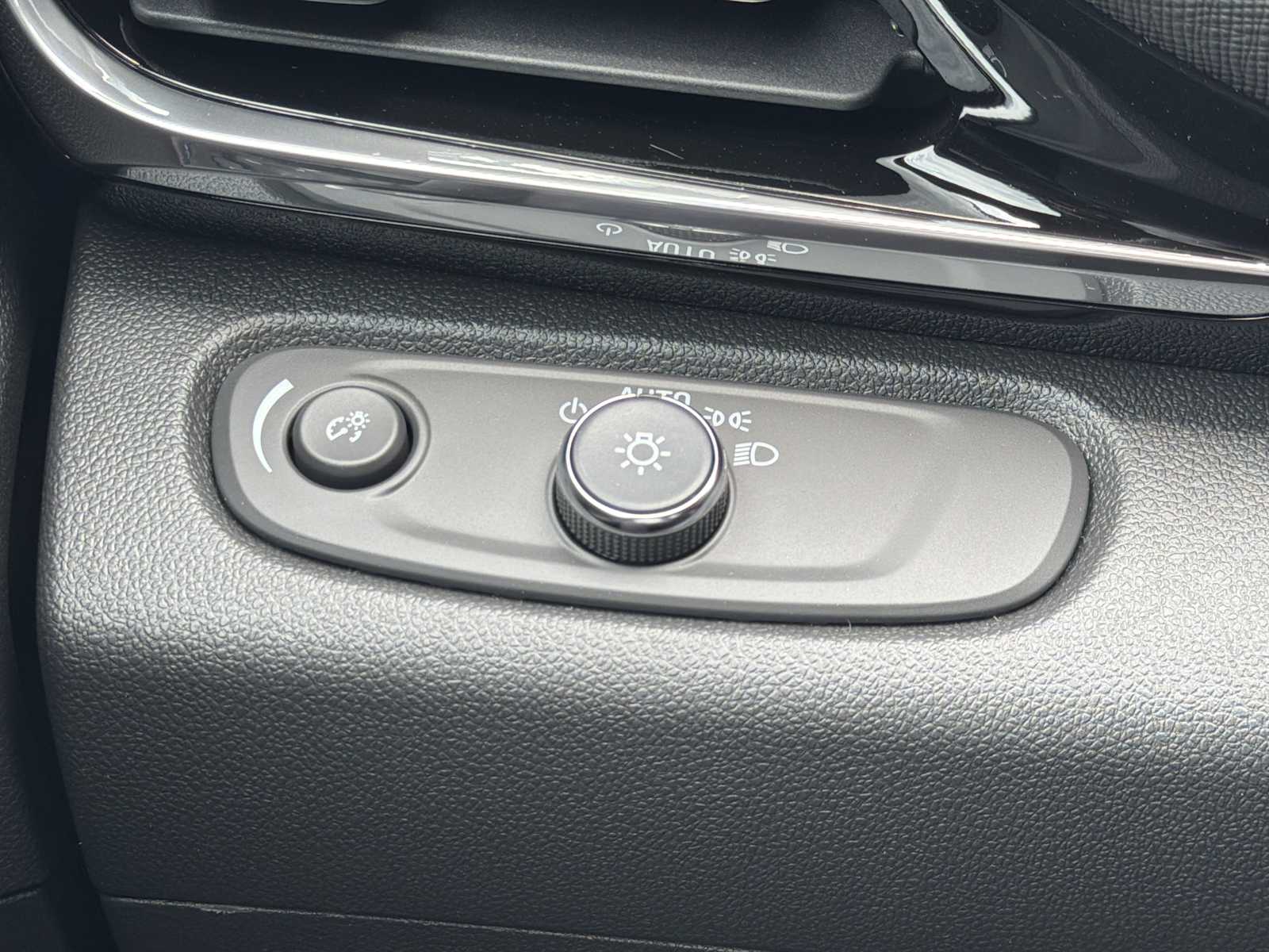 2026 Buick Envista Sport Touring - Photo 16